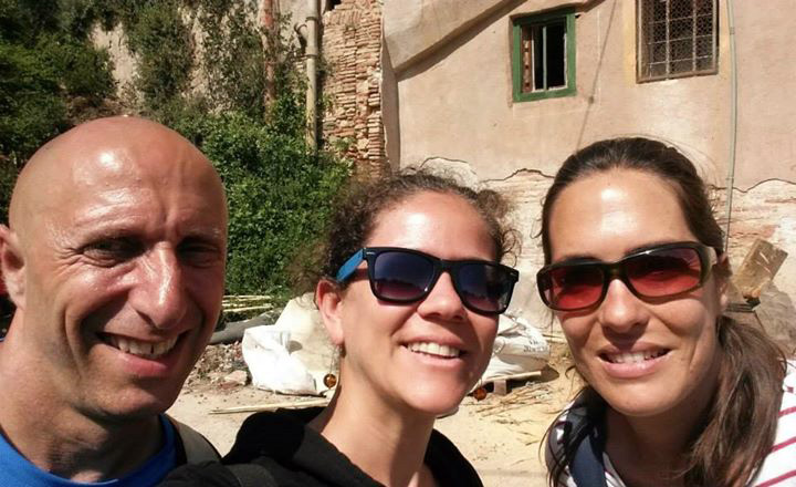 Susa y Nathalie ,las primeras plantadoras de girasoles - Susa et Nathalie, les première planteuses de tournesols